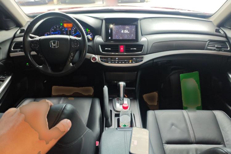Used Honda Crosstour 2014 2.4L Luxury Edition Center Console