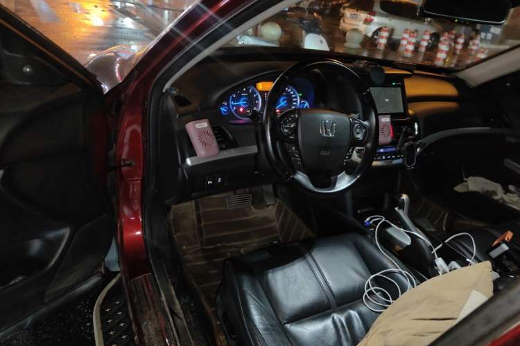 Used Honda Crosstour 2014 2.4L Luxury Edition Driver Seat