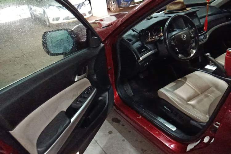 Used Honda Crosstour 2014 2.4L Luxury Edition Driver Seat