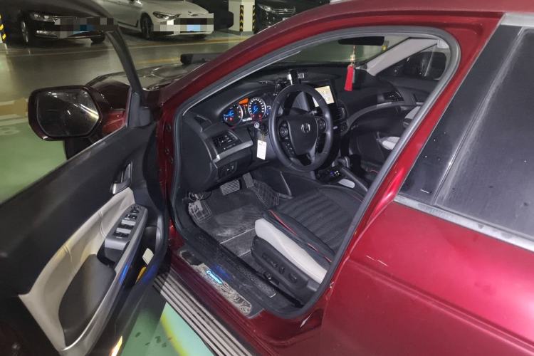 Used Honda Crosstour 2014 2.4L Luxury Edition Driver Seat