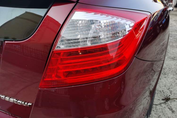 Used Honda Crosstour 2014 2.4L Luxury Edition Exterior 1