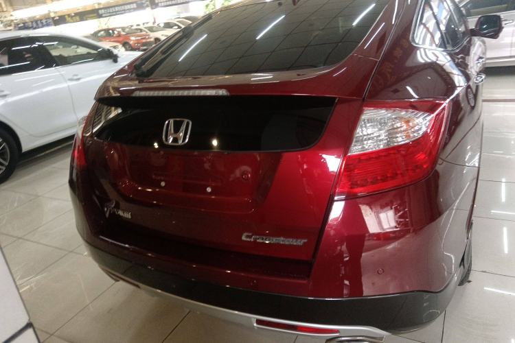 Used Honda Crosstour 2014 2.4L Luxury Edition Exterior 4