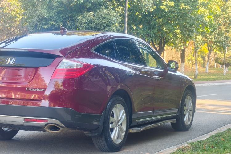 Used Honda Crosstour 2014 2.4L Luxury Edition Exterior 5