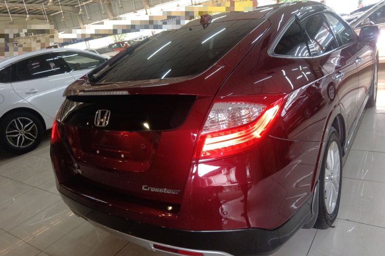 Used Honda Crosstour 2014 2.4L Luxury Edition Exterior 5