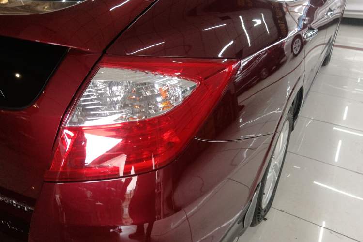 Used Honda Crosstour 2014 2.4L Luxury Edition Exterior 6