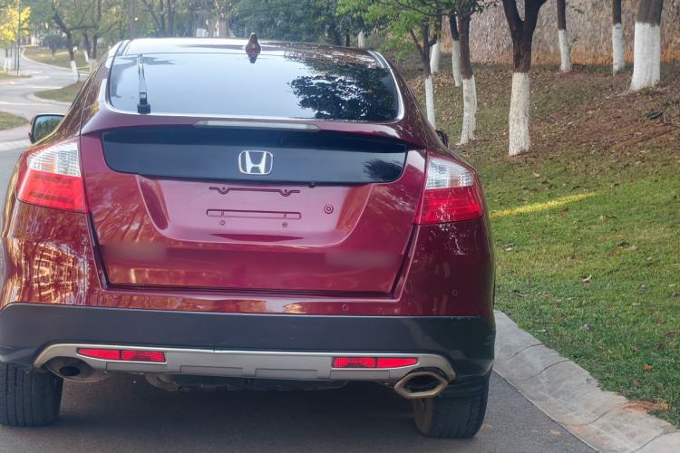 Used Honda Crosstour 2014 2.4L Luxury Edition Exterior 8