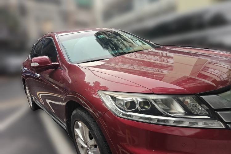 Used Honda Crosstour 2014 2.4L Luxury Edition Front
