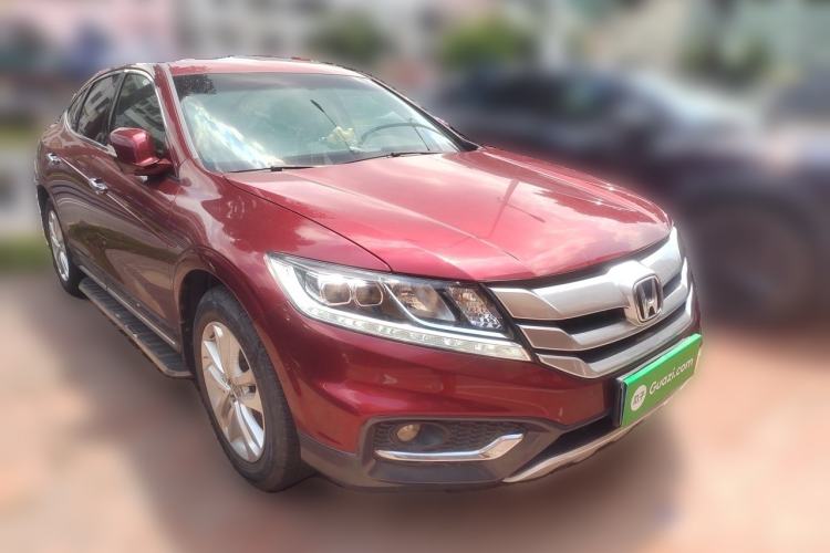 Used Honda Crosstour 2014 2.4L Luxury Navigation Edition Front Right 45 Deg