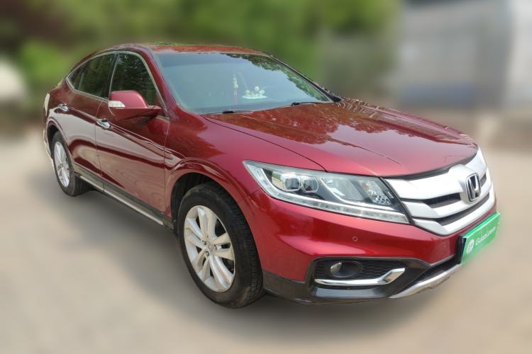 Used Honda Crosstour 2014 2.4L Luxury Edition Front Right 45 Deg