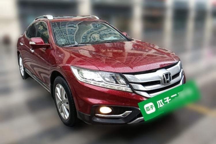 Used Honda Crosstour 2014 2.4L Luxury Edition Front Right 45 Deg
