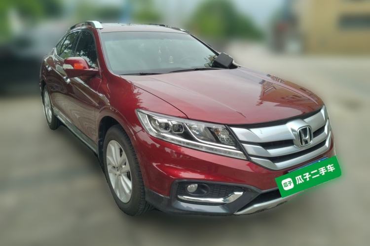 Used Honda Crosstour 2014 2.4L Luxury Edition Front Right 45 Deg