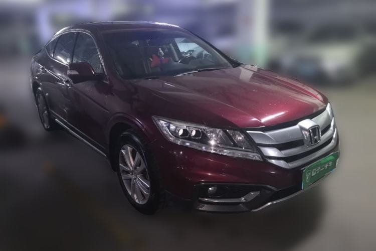 Used Honda Crosstour 2014 2.4L Luxury Edition Front Right 45 Deg