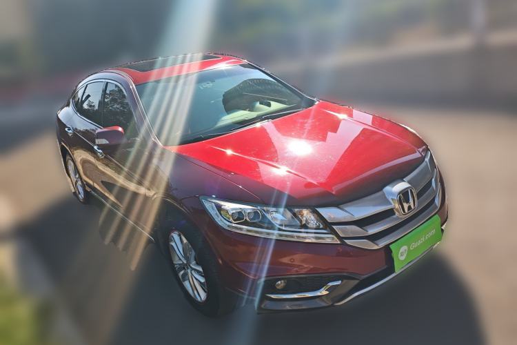 Used Honda Crosstour 2014 2.4L Luxury Edition Front Right 45 Deg