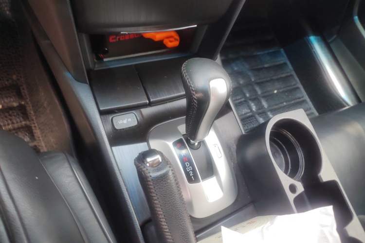 Used Honda Crosstour 2014 2.4L Luxury Navigation Edition Gear Lever
