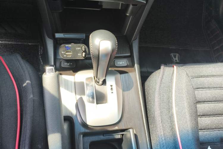 Used Honda Crosstour 2014 2.4L Luxury Edition Gear Lever
