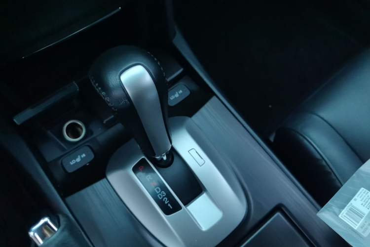 Used Honda Crosstour 2014 2.4L Luxury Edition Gear Lever