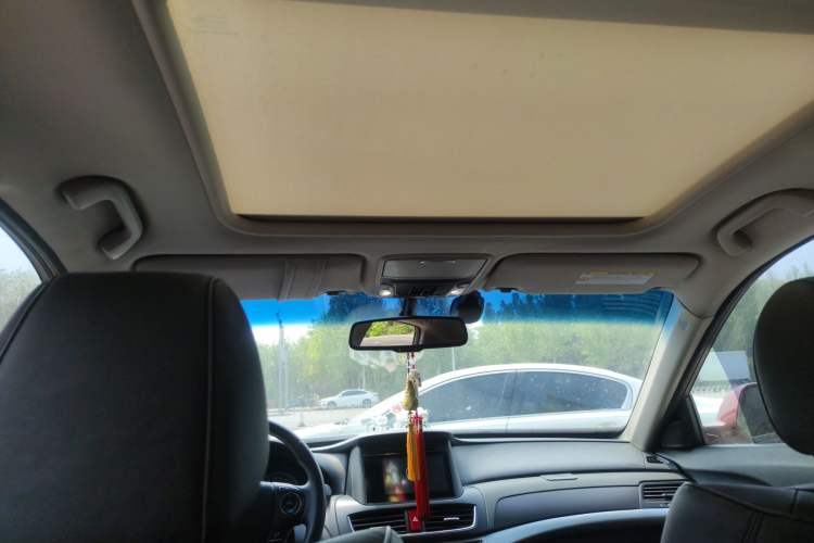 Used Honda Crosstour 2014 2.4L Luxury Edition Headliner