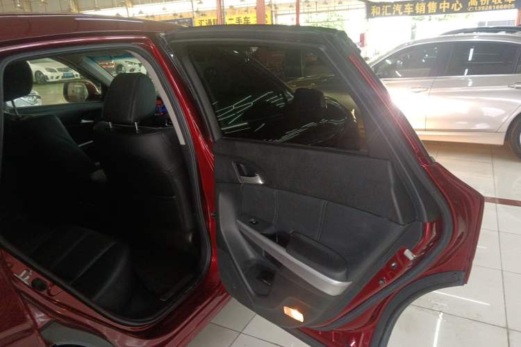 Used Honda Crosstour 2014 2.4L Luxury Edition Interior 6