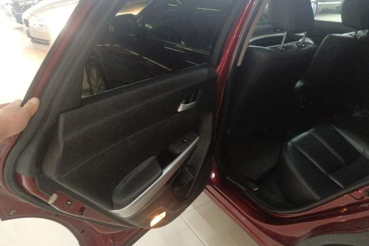 Used Honda Crosstour 2014 2.4L Luxury Edition Interior 8