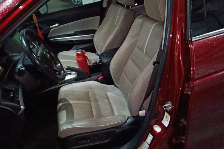 Used Honda Crosstour 2014 2.4L Luxury Edition Left Front Seat