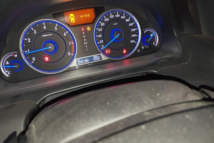 Used Honda Crosstour 2014 2.4L Luxury Edition Odometer Close Up
