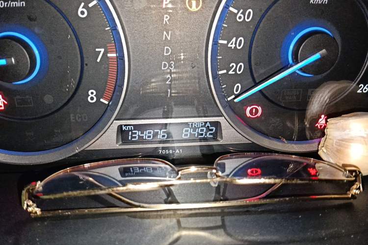 Used Honda Crosstour 2014 2.4L Luxury Edition Odometer Close Up