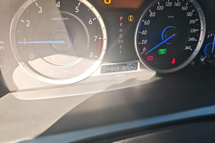 Used Honda Crosstour 2014 2.4L Luxury Edition Odometer Close Up
