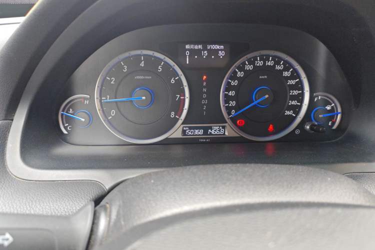 Used Honda Crosstour 2014 2.4L Luxury Edition Odometer Close Up