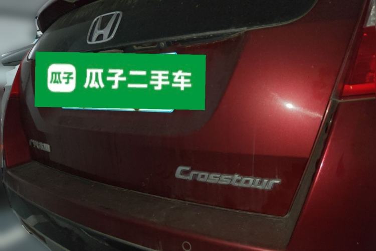 Used Honda Crosstour 2014 2.4L Luxury Edition Rear