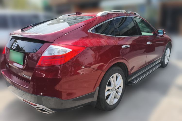 Used Honda Crosstour 2014 2.4L Luxury Edition Rear Right 45 Deg
