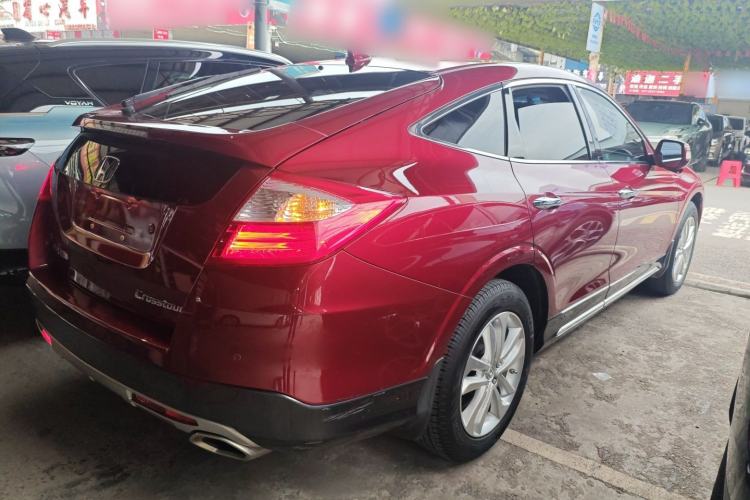 Used Honda Crosstour 2014 2.4L Luxury Edition Rear Right 45 Deg