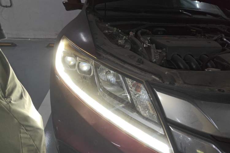 Used Honda Crosstour 2014 2.4L Luxury Edition Right Front Headlight
