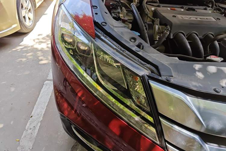 Used Honda Crosstour 2014 2.4L Luxury Edition Right Front Headlight