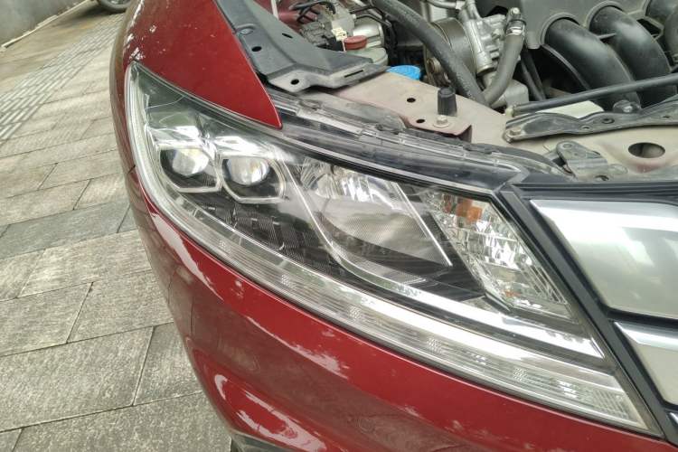 Used Honda Crosstour 2014 2.4L Luxury Edition Right Front Headlight