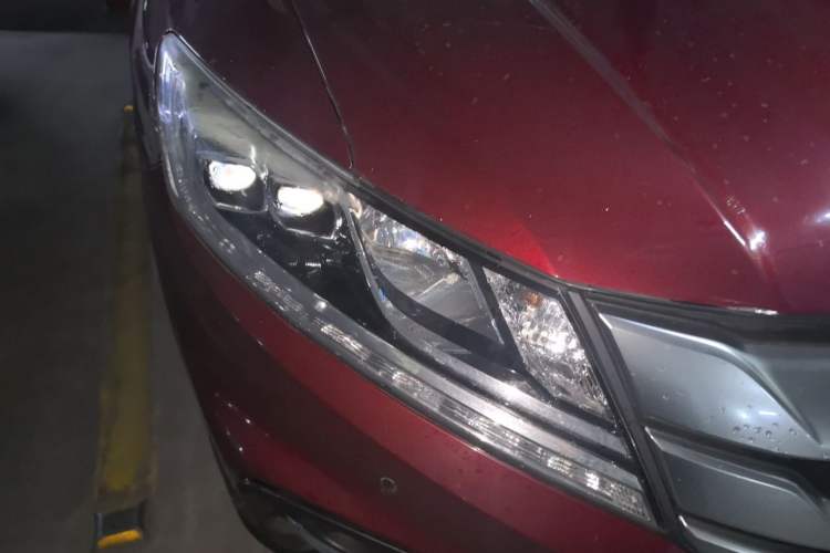 Used Honda Crosstour 2014 2.4L Luxury Edition Right Front Headlight