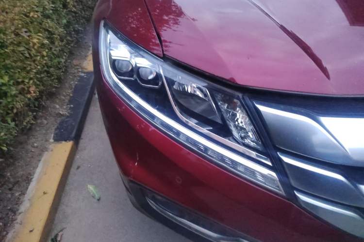 Used Honda Crosstour 2014 2.4L Luxury Edition Right Front Headlight