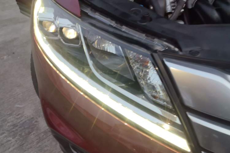 Used Honda Crosstour 2014 2.4L Luxury Edition Right Front Headlight