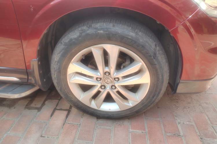 Used Honda Crosstour 2014 2.4L Luxury Navigation Edition Right Front Wheel Hub