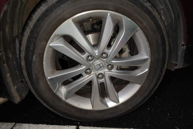 Used Honda Crosstour 2014 2.4L Luxury Edition Right Front Wheel Hub