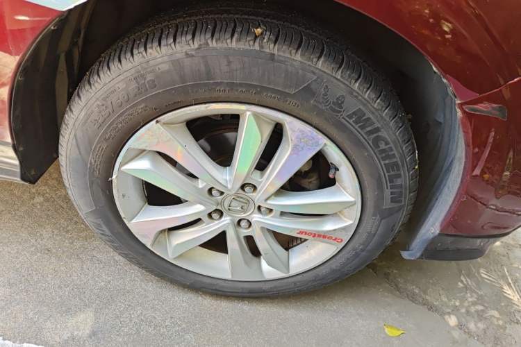 Used Honda Crosstour 2014 2.4L Luxury Edition Right Front Wheel Hub