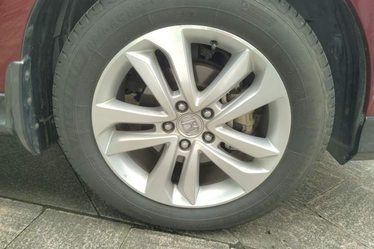Used Honda Crosstour 2014 2.4L Luxury Edition Right Front Wheel Hub