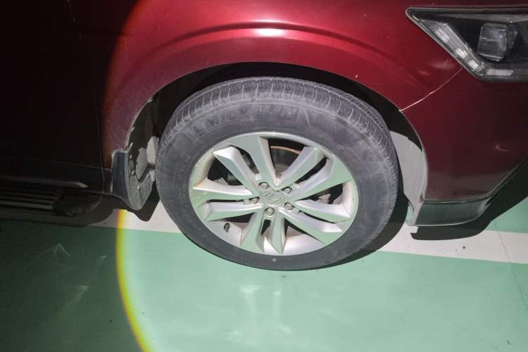 Used Honda Crosstour 2014 2.4L Luxury Edition Right Front Wheel Hub