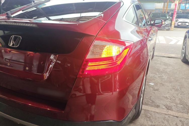 Used Honda Crosstour 2014 2.4L Luxury Edition Right Rear Taillight