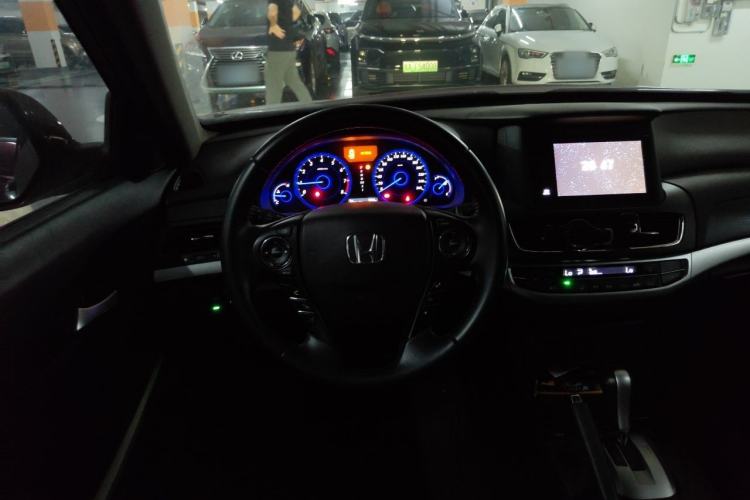 Used Honda Crosstour 2014 2.4L Luxury Edition Steering Wheel