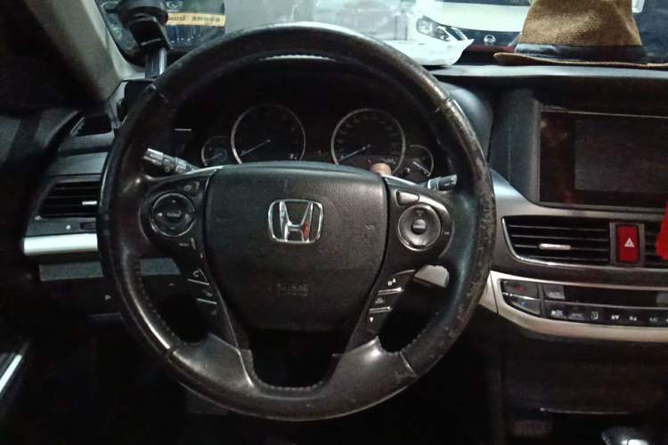 Used Honda Crosstour 2014 2.4L Luxury Edition Steering Wheel