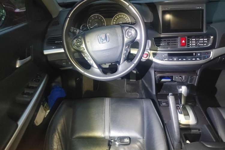 Used Honda Crosstour 2014 2.4L Luxury Edition Steering Wheel