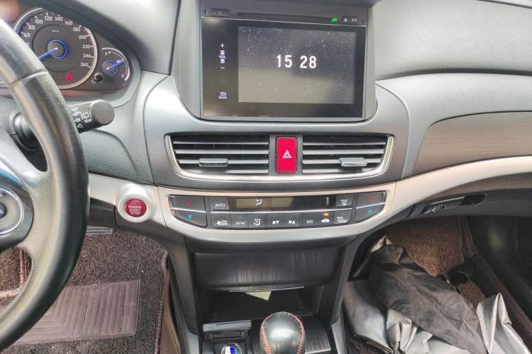 Used Honda Crosstour 2014 2.4L Luxury Edition Audio And AC Panel