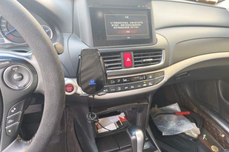 Used Honda Crosstour 2014 2.4L Luxury Edition Audio And AC Panel