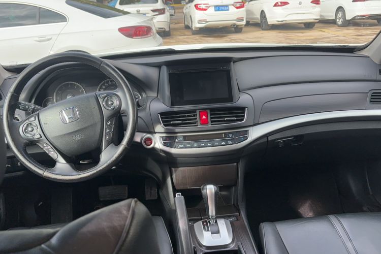Used Honda Crosstour 2014 2.4L Luxury Edition Audio And AC Panel