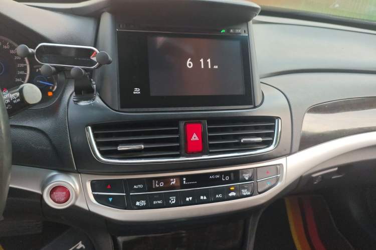 Used Honda Crosstour 2014 3.0L AWD Prestige Edition Audio And AC Panel